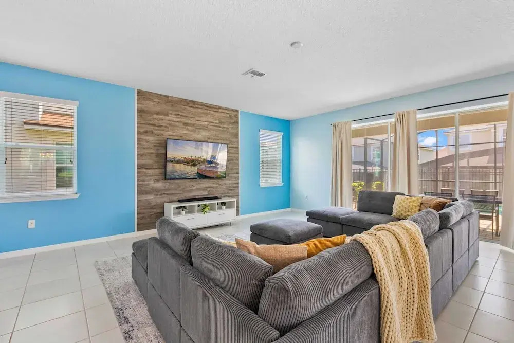 Minutes to Disney Parks + Universal Sleeps 21 w/ Pool, Hot Tub, Game Room