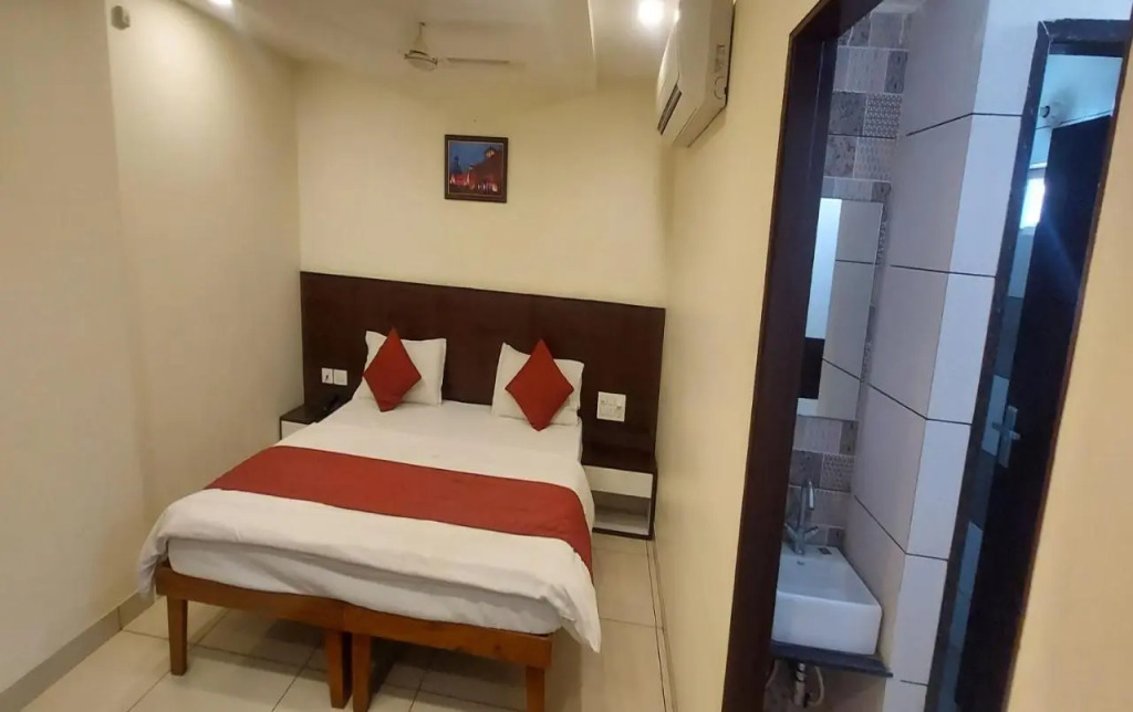 Hotel Rashika Palace Near Sindhi Camp Bus Stand, Jaipur