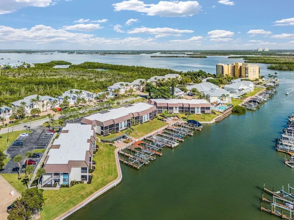 Estero Island Yacht & Racquet Club 224 1 Bedroom Condo