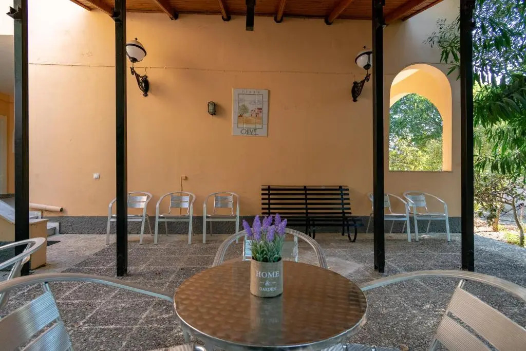 Villa Olive apartments