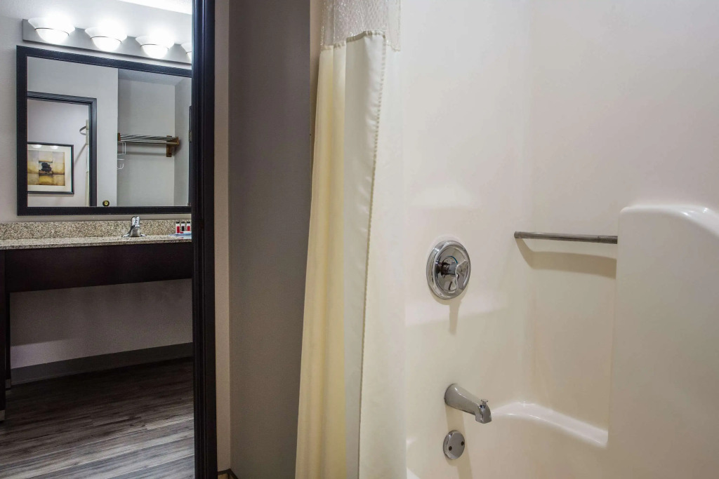 Baymont by Wyndham Madison