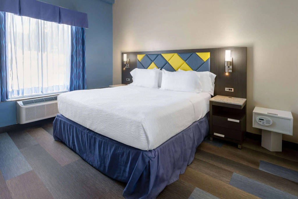 Days Hotel by Wyndham North Bergen