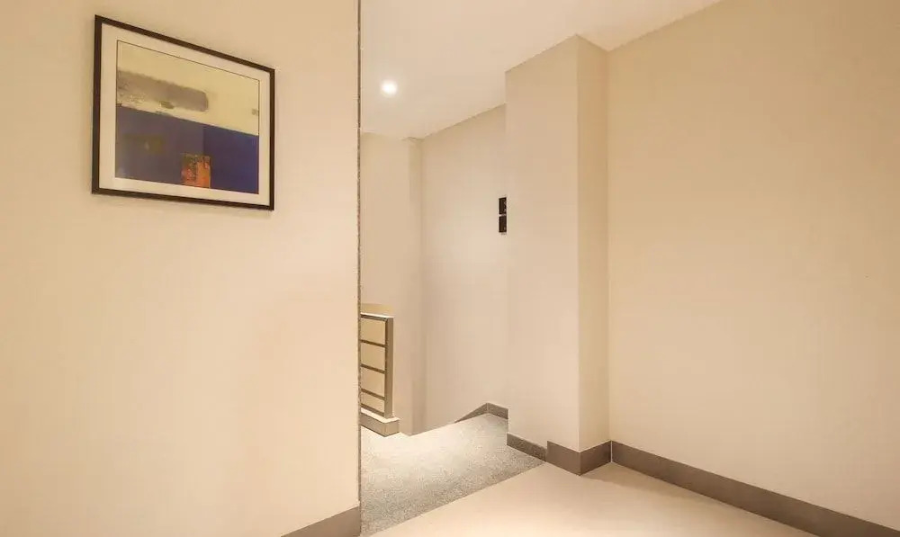 Treebo Elite Residency - 2 kms from Railway station