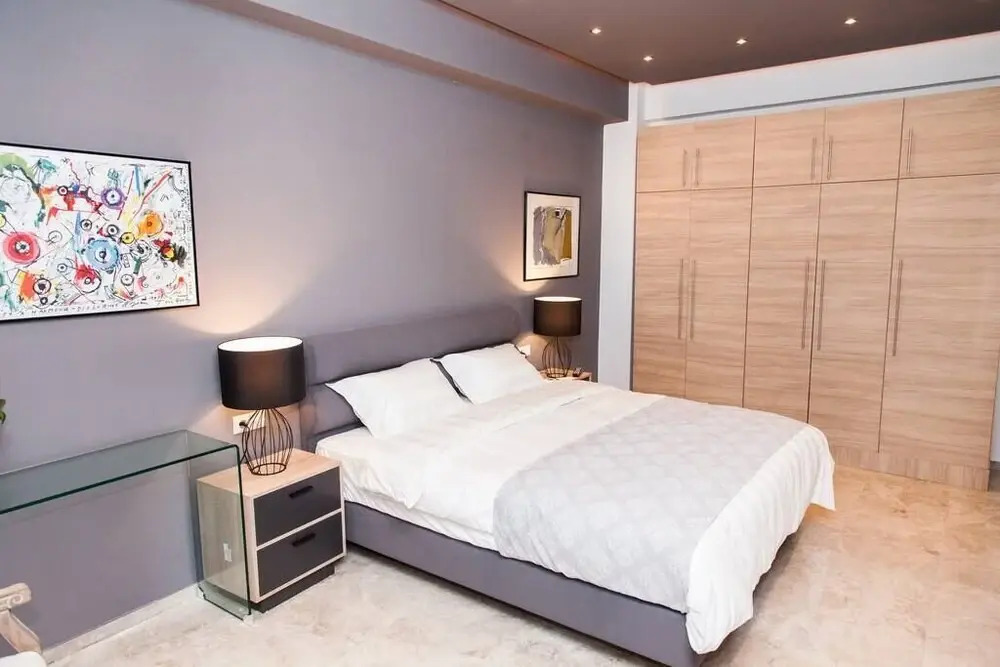 Minimalist 1 BR Apt Next to the Park