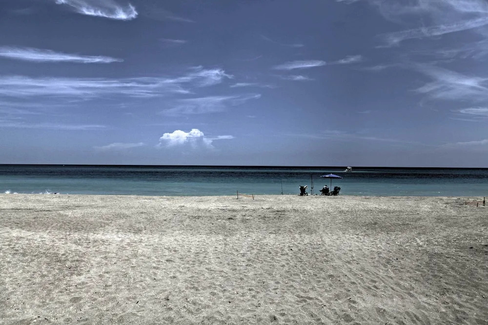 Hutchinson Island Condo: Community Amenities!