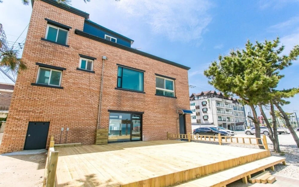 Goseong Bongpo Kimyeosa Pension