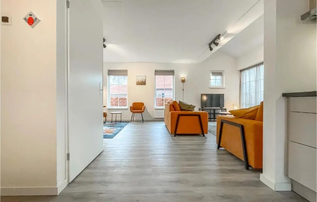 Three-Bedroom Holiday Home In Hoge Hexel