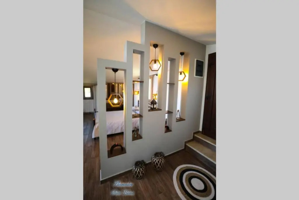 Alexander Suite Home