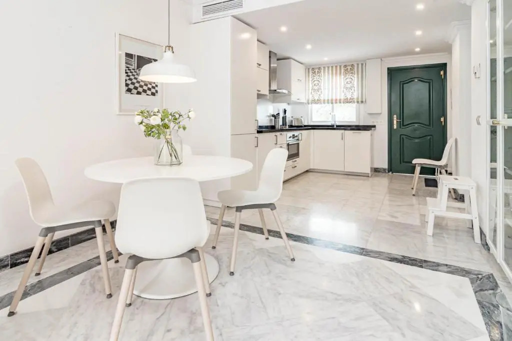Contemporary 2BR Apt with Terrace in Nueva Andalucia 'The Golf Valley'