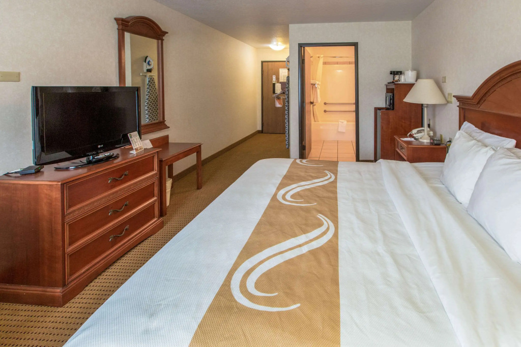 Quality Inn & Suites University
