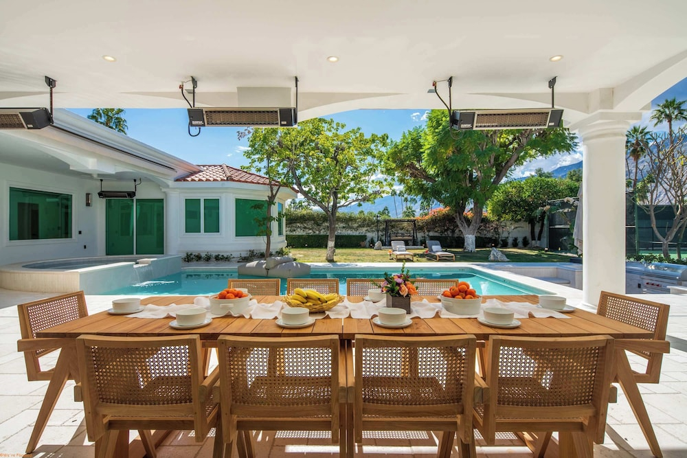 Luxury 6br Palm Springs Retreat With Private Pool Spa
