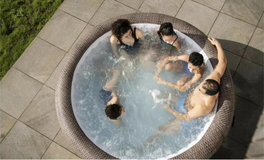 Wenham House - Large House with Hot Tub, Sleeps 11!