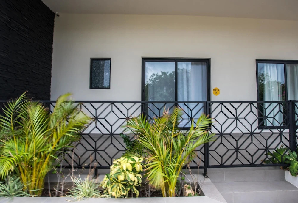 Honey B Suites