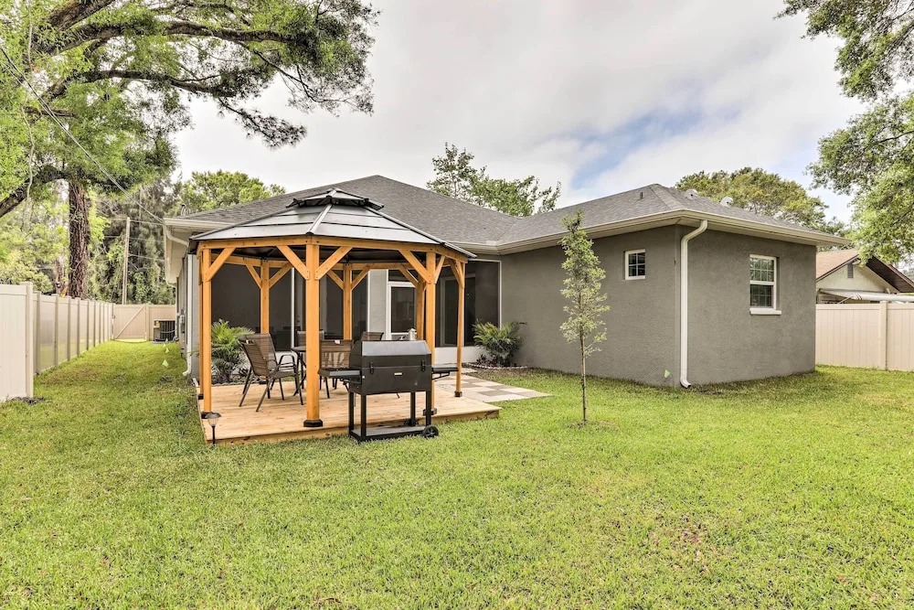 St Pete Escape w/ Patio & Yard: 6 Mi to Beach