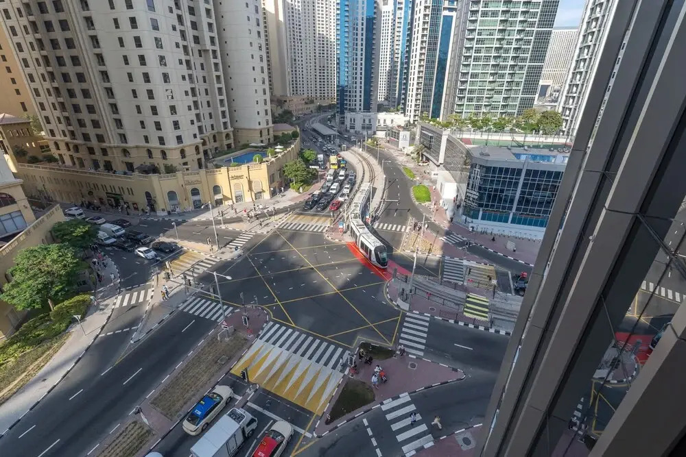 Bright and Airy 1-bedroom Apartment Perfect for 4 in Dubai Marina