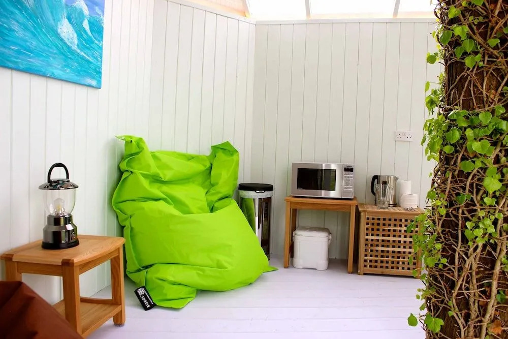 Atlantic Surf Pods - Campsite