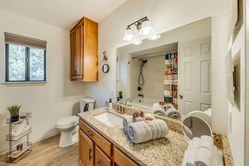 Wildlife Watching & Mtn Views: Luxe Ruidoso Escape