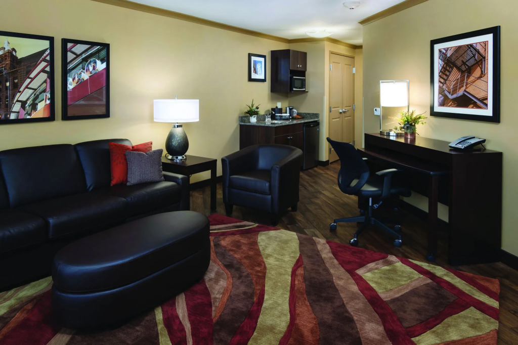ClubHouse Hotel & Suites Fargo