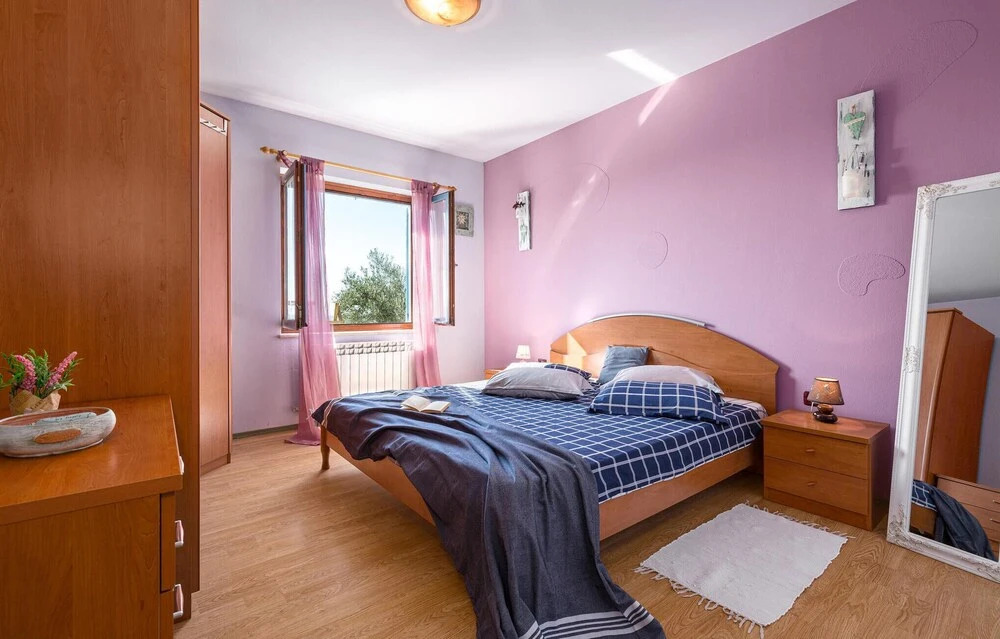 Beautiful Home in Buje With Wifi and 4 Bedrooms