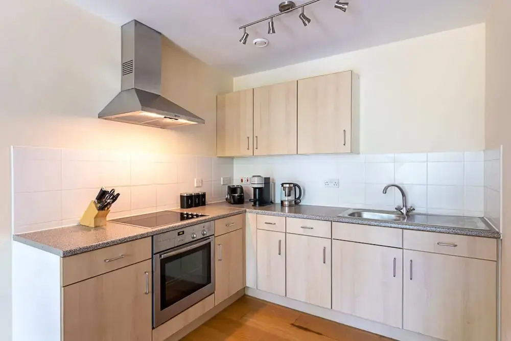 Modern 1 Bedroom Apartment in West London