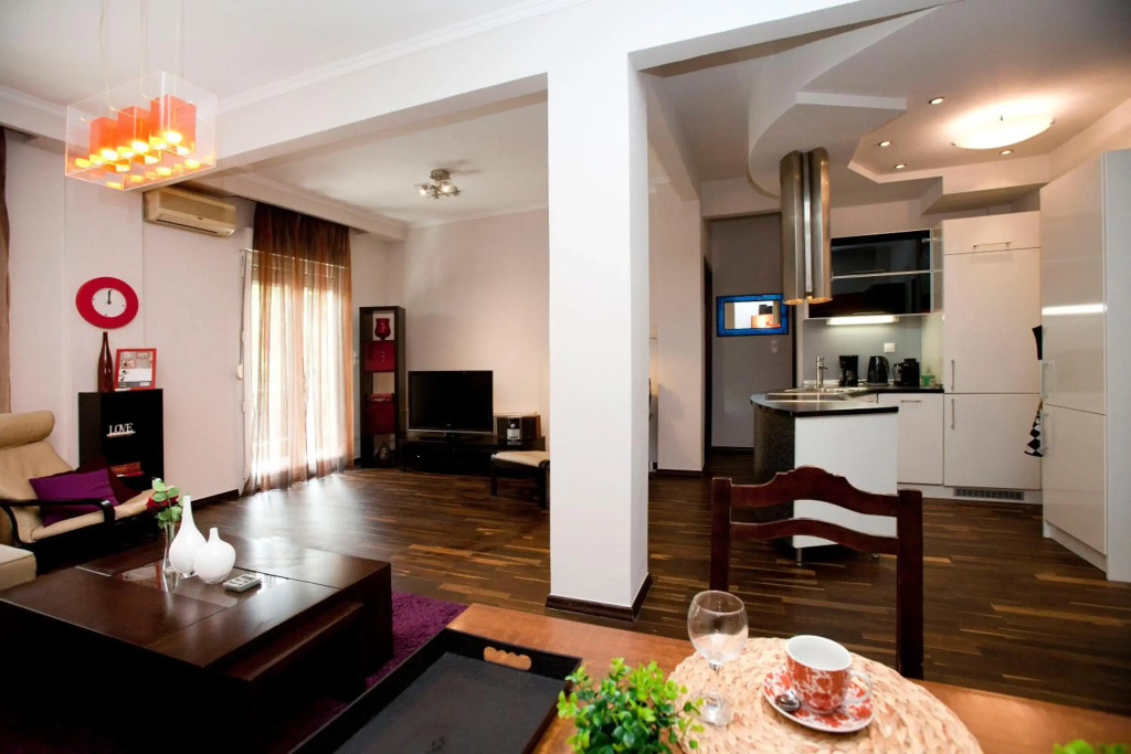 Beautiful Downtown Apartment