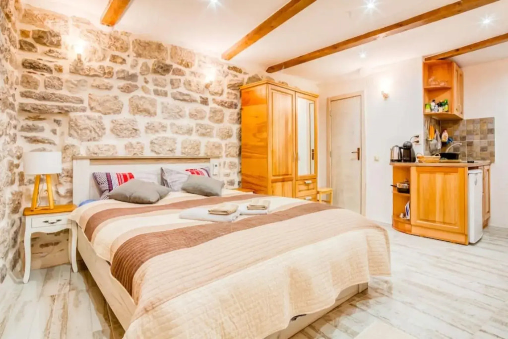 Kotor Bagus - Cozy Boutique Old Town Studio with Seaview Terrace