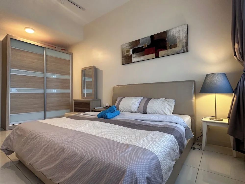Premium Retreat Suite Icon City