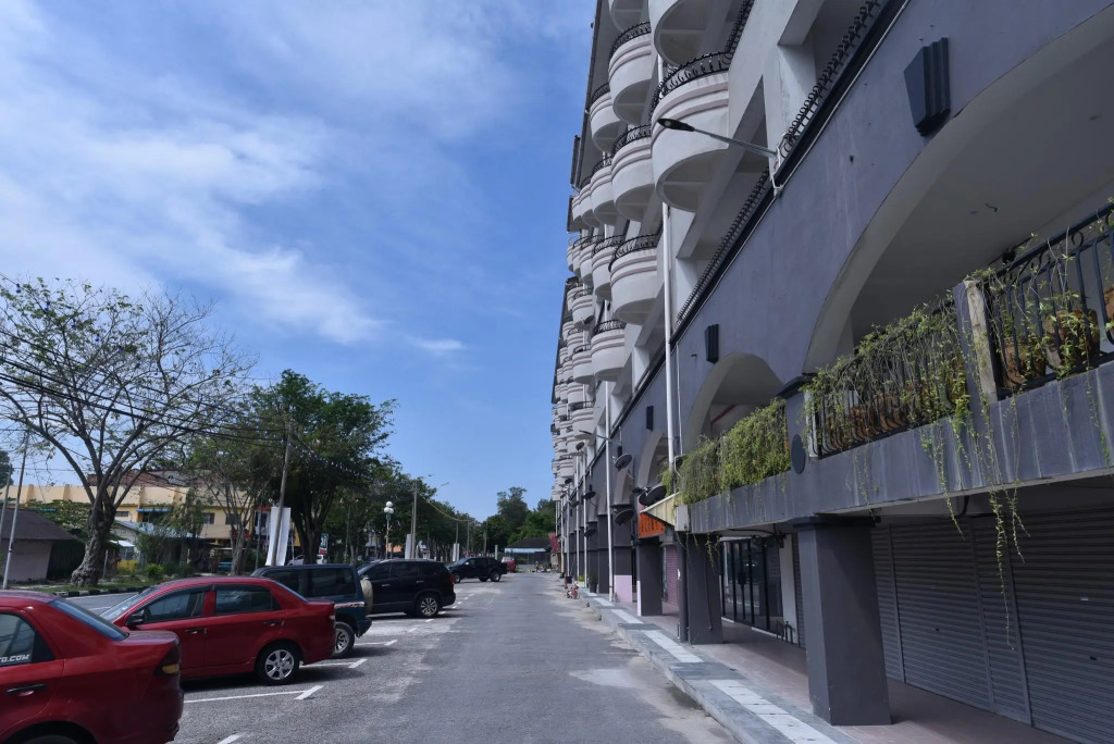 Lumut Waterfront Apartment