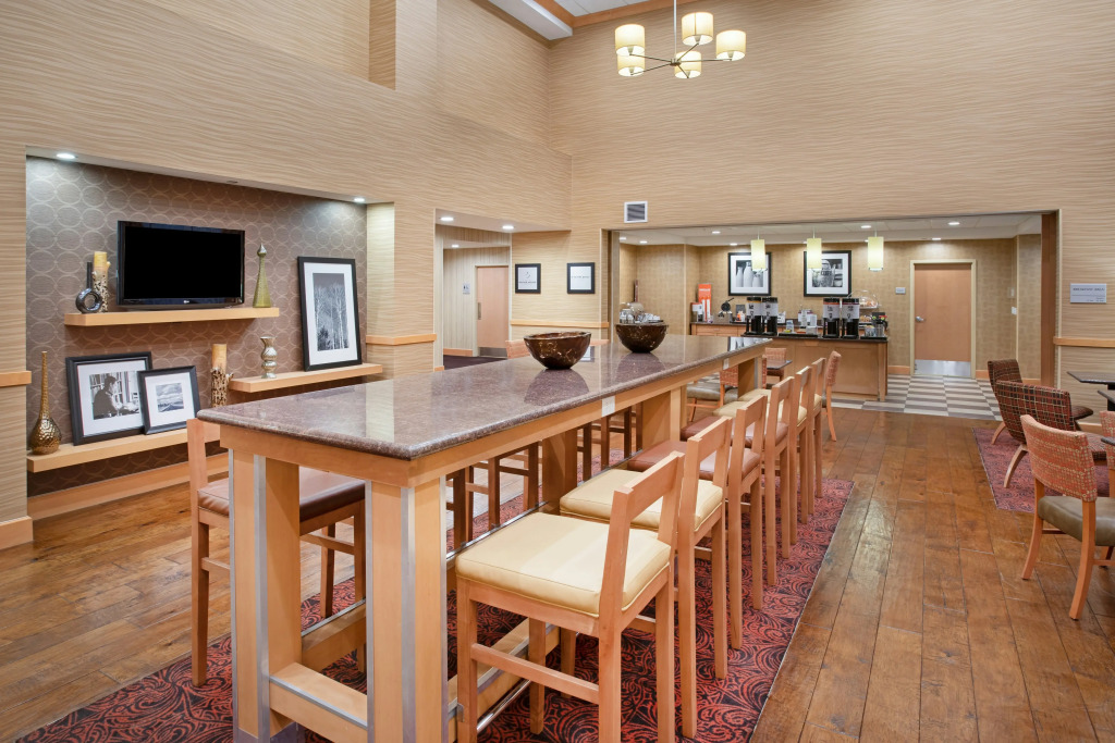Hampton Inn and Suites Denver/South-RidgeGate
