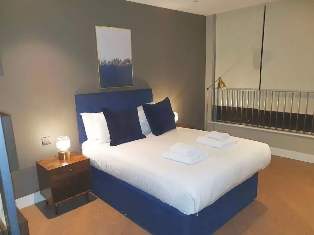 Soho Living 2-Bedroom Apartment in Soho
