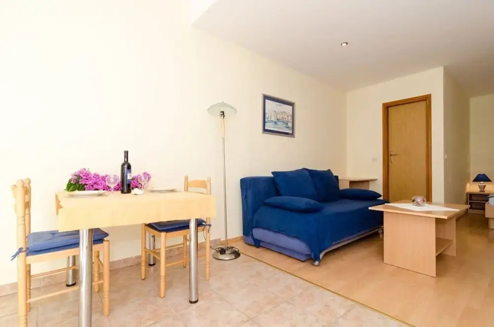 Apartments Milenko