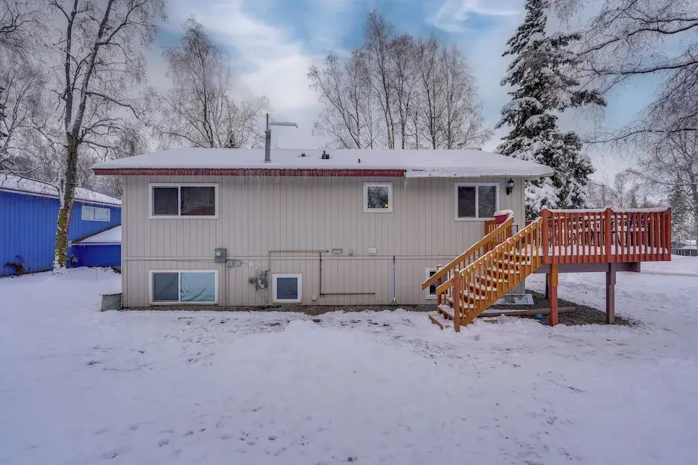 Heart of Anchorage! Home Near Shops & Eats