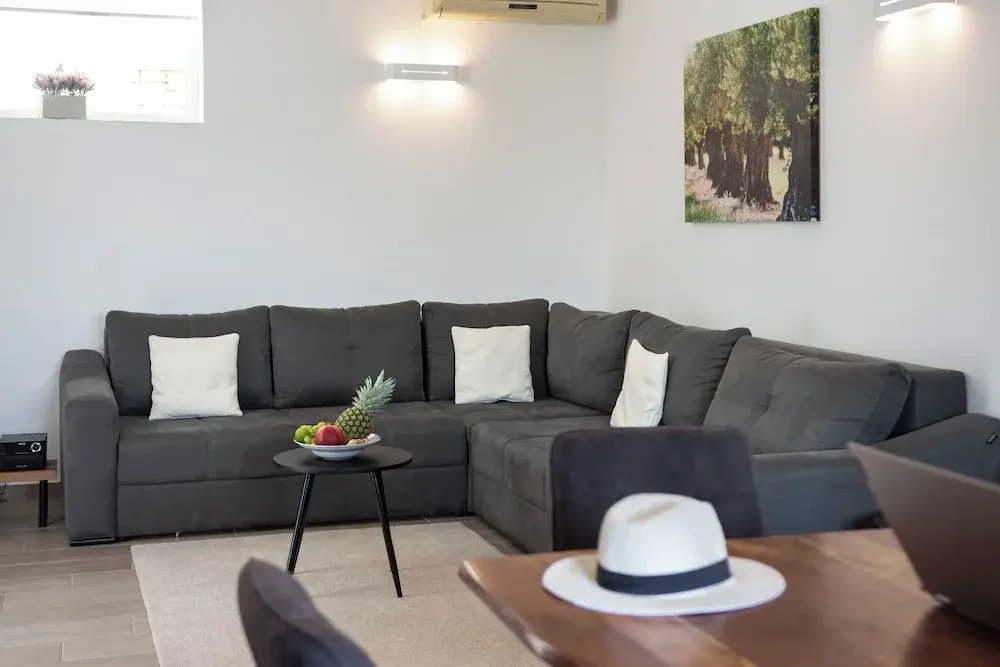 Villa OLIVE TREE village Pisak heated pool and close to the beach