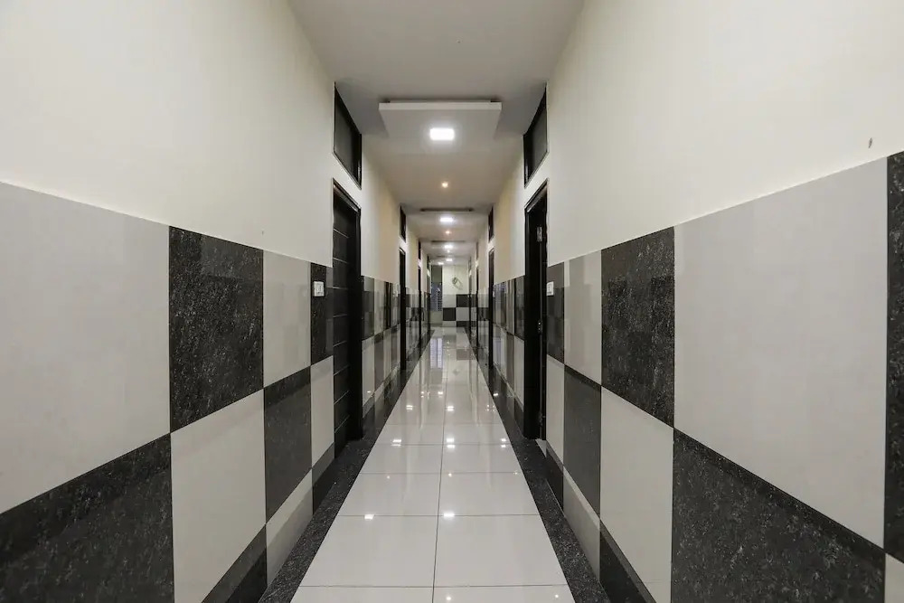 OYO 17421 Suvarna Suites