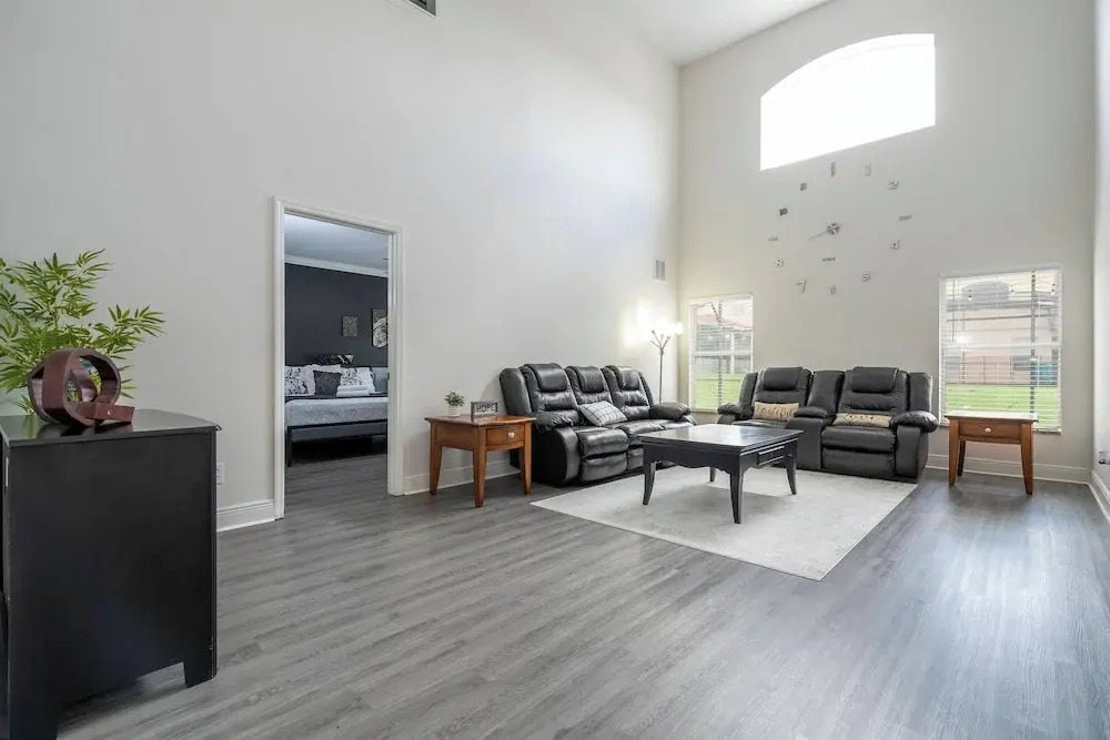 Villa Tranquility 4 Bedroom Home by RedAwning