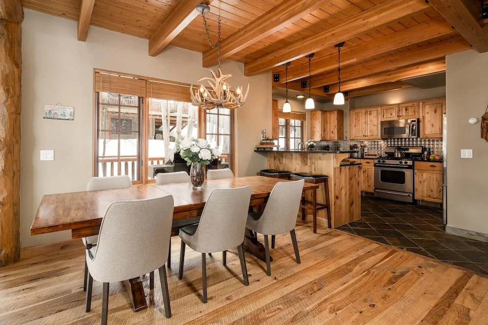 5 Hidden Trail 4 Bedroom Home by Moonlight Basin Lodging