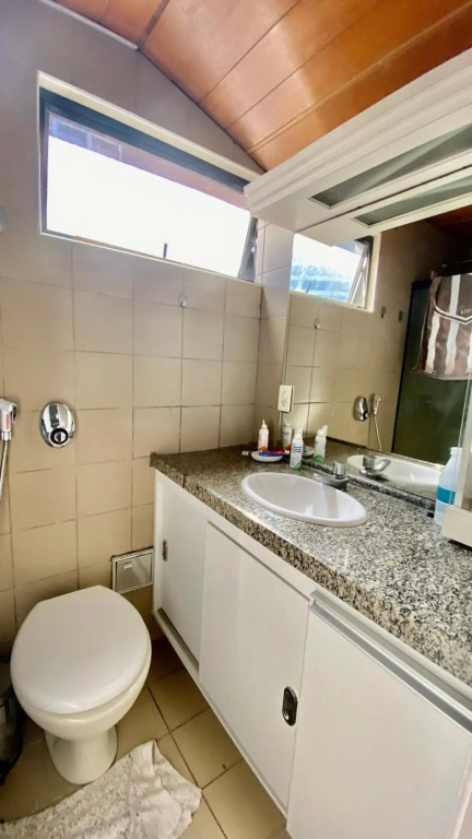 Apartamento vista mar, 2 Suítes, WC Social,2 vagas