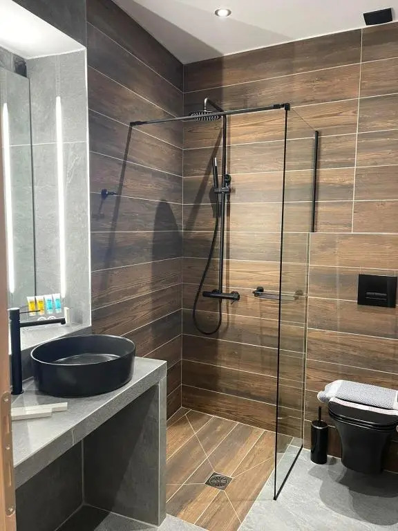 11 Luxury Apartments