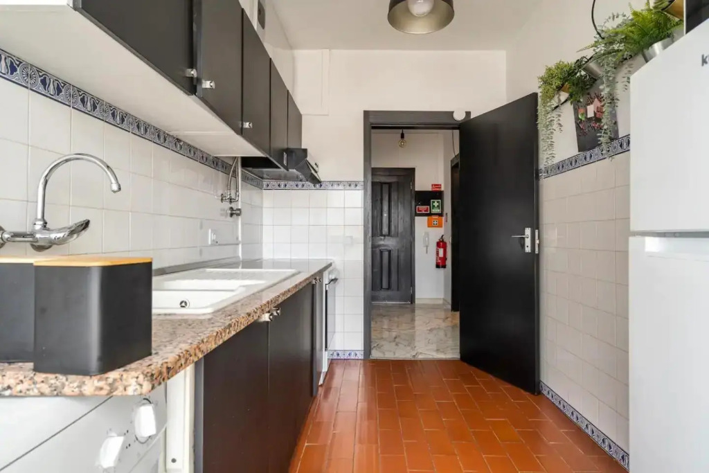 Apartment with balcony, airco & 3 min. from beach