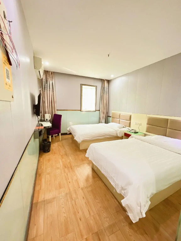 Aiyi Business Hotel