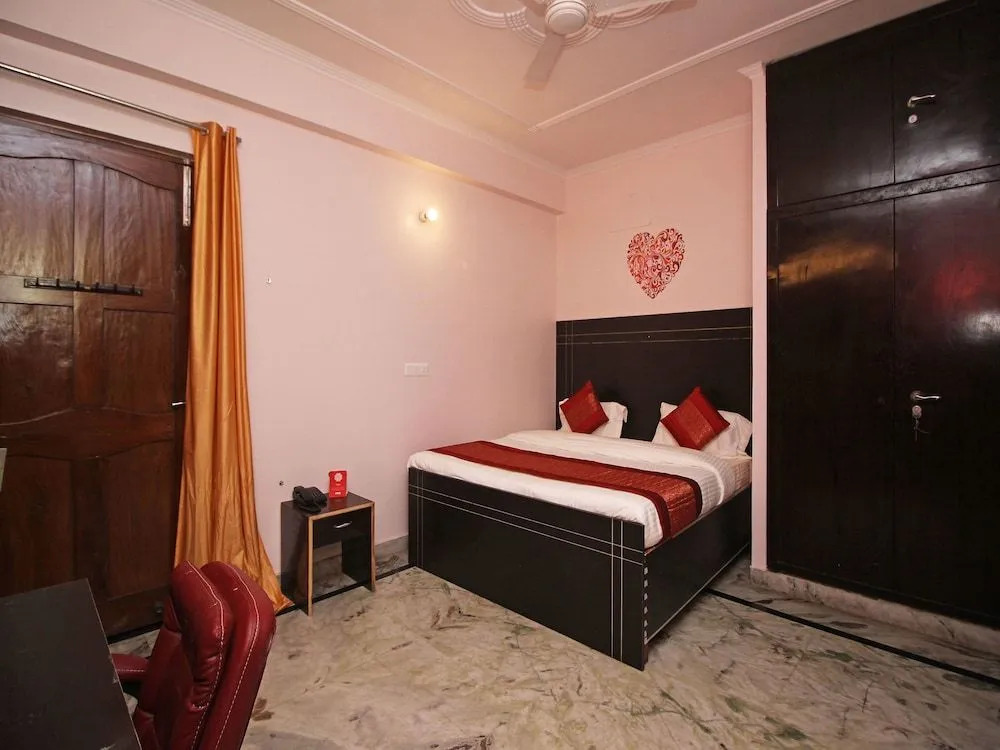 OYO 9192 Hotel Raghav Residency