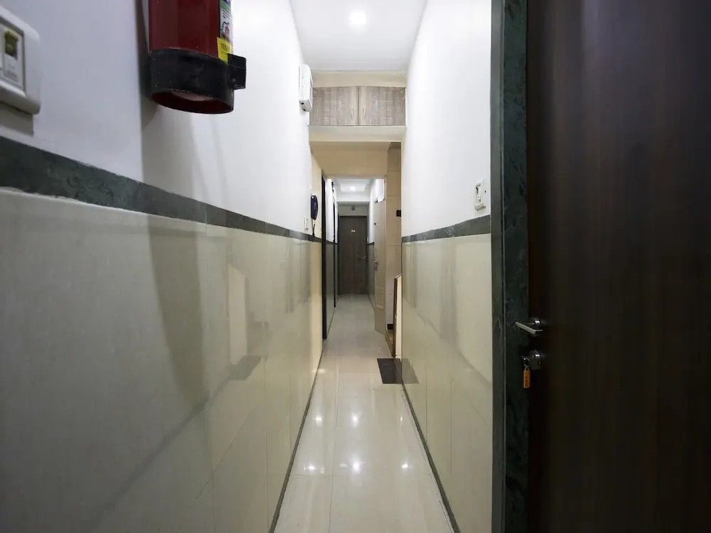 OYO 27994 Hotel Royal Comfort