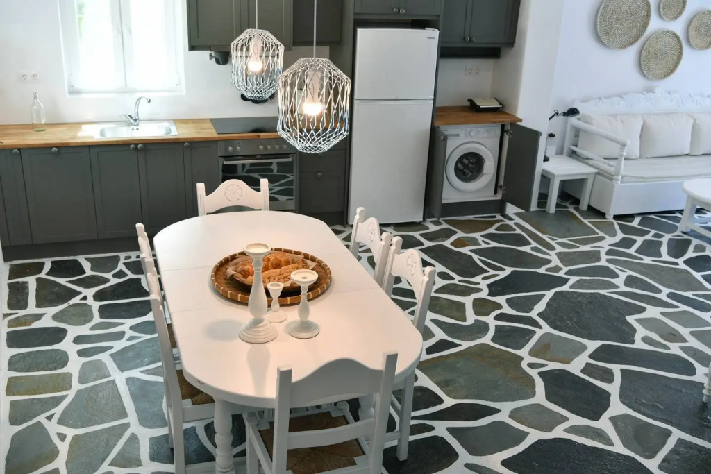 Santa Flora 3 Bedroom House â Parikiaâs Edge