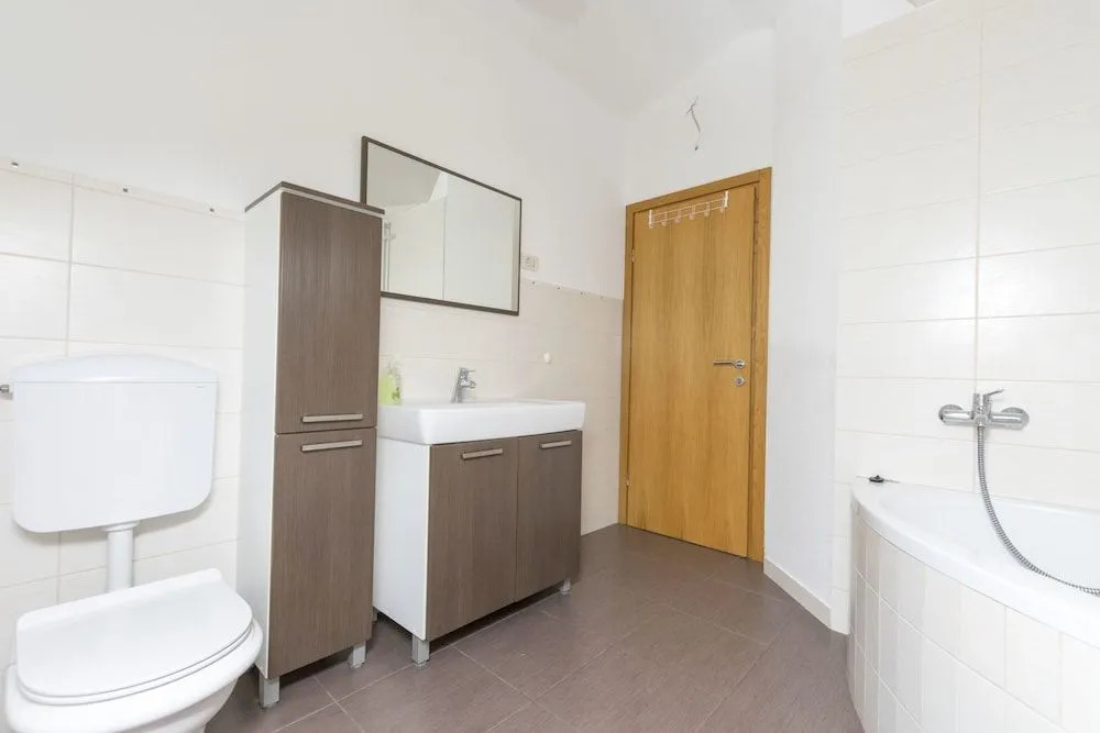 Apartment Mate