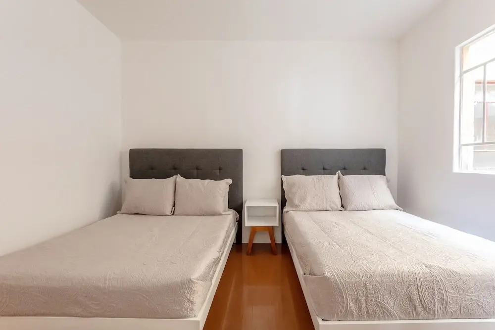Stay Connected in Roma - 3br- Fast Wifi- Laundry