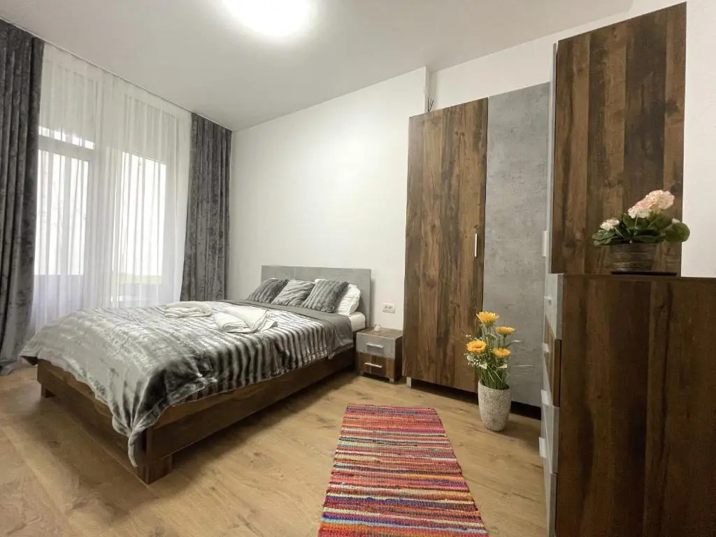 Essenza Charming Two Bedroom Apartment