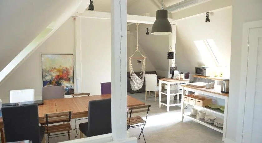 Five Point Hostel & Apartments
