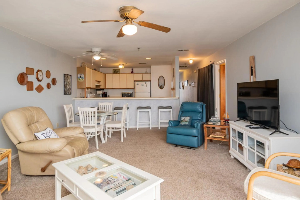Southern Shores Oak Island Oceanfront with Pool Villa