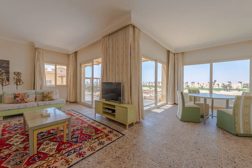 Vesta - Luxury APT II - 2BR - Golf