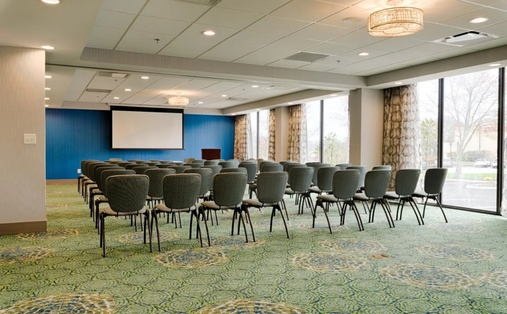 Holiday Inn Knoxville N - Merchant Drive by IHG